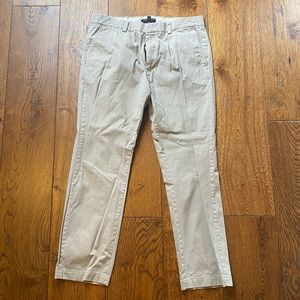 Banana Republic Aiden Chino